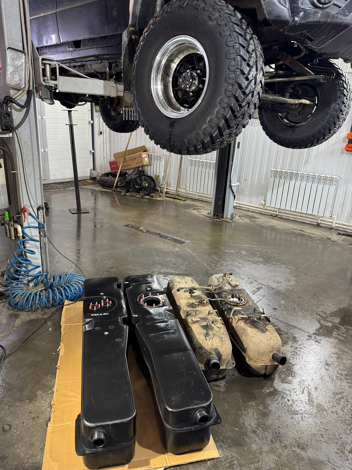 Увеличенный топливный бак Уаз Патриот 62,5 л. Левый (дополнительный) усиленный пластик (bolt-on)