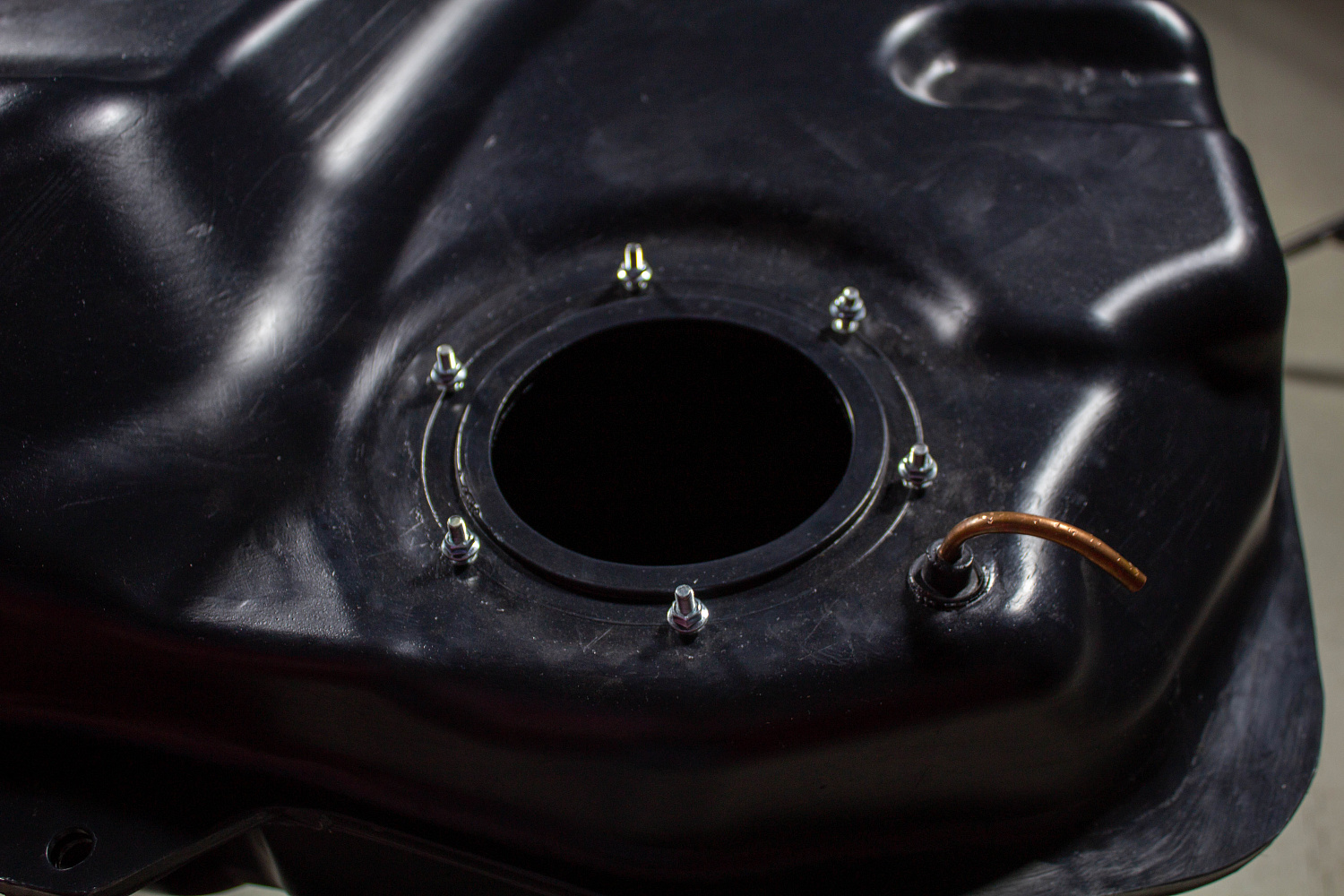 Пластиковый топливный бак Mitsubishi  Outlander ASX 2WD. (BP) -  50 л.