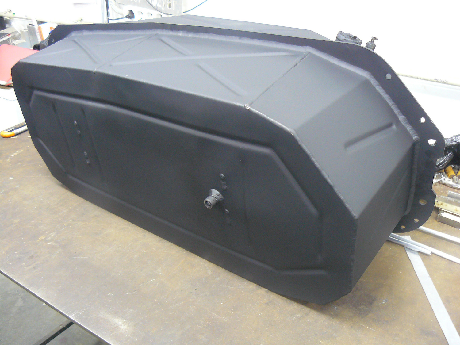 Топливный бак Pajero Sport 1 из алюминия 81 литр без защиты (стагер)