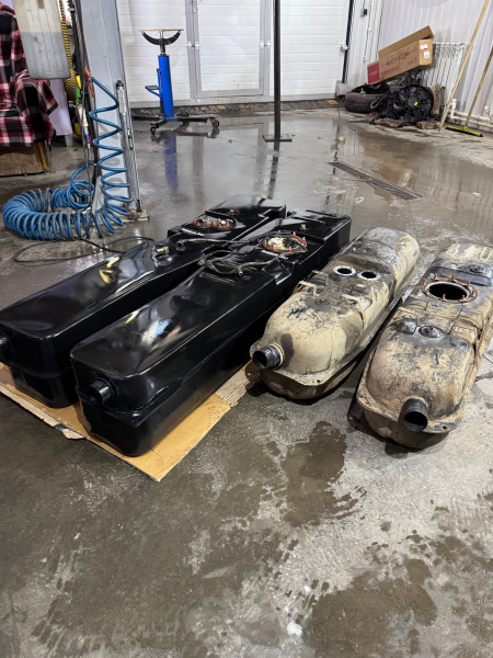 Увеличенный топливный бак Уаз Патриот 62,5 л. Левый (дополнительный) усиленный пластик (bolt-on)